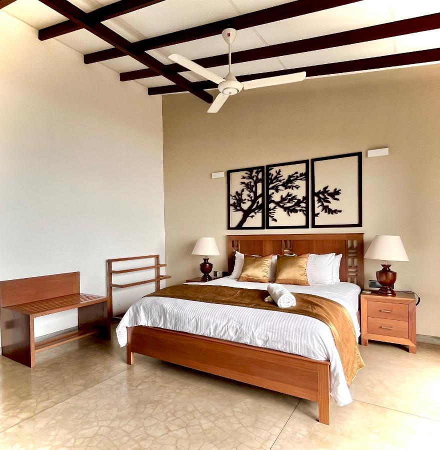 Driftwood Villa Pamunugama Exterior photo